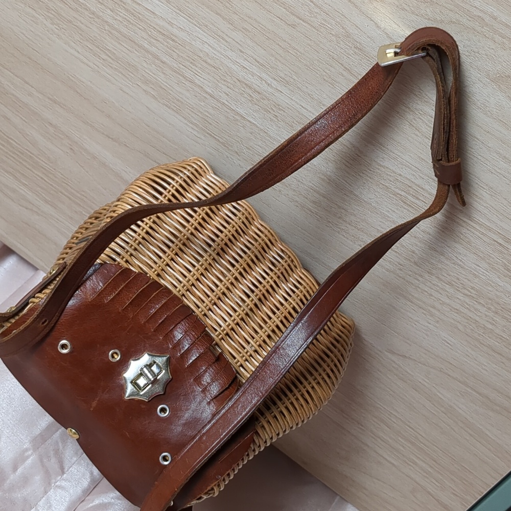 Wicker & Leather Mister Ernest Hinged Purse - Picture 11 of 11